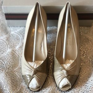 Bruno Magali bone color heel